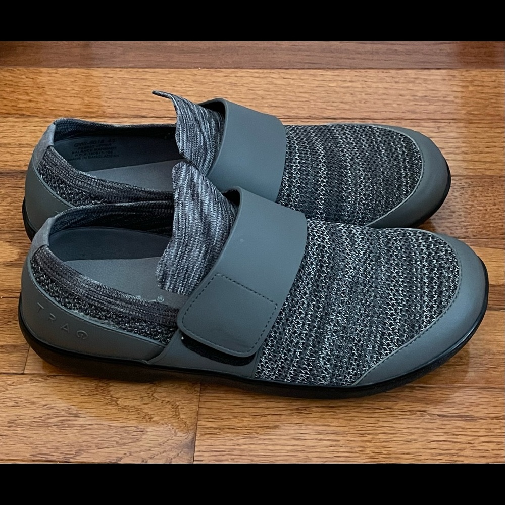 Alegria TRAQ woman’s size 12 gray shoes